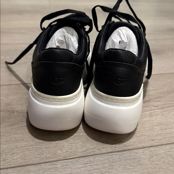 UGG Marin Mega Lace - Picture 3 of 5